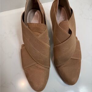 Eileen Fisher Women's tan booties
